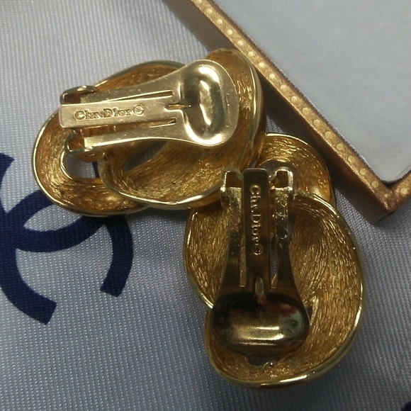 Christian Dior Lg Vintage Chain-Link Earrings - Picture 7 of 8